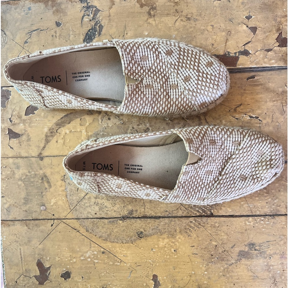 Toms